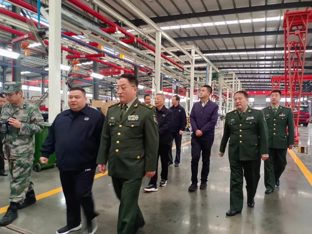 省委常委、省軍區(qū)政委視察我公司應(yīng)急產(chǎn)業(yè)發(fā)展?fàn)顩r